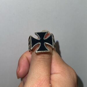Vintage 1985 G&S biker Sterling silver enamel cross ring
